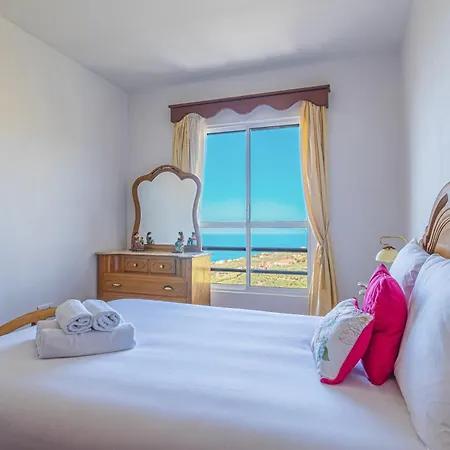Calheta 3 Stars Apartment